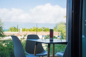 Azuri Apartment with Beach, Pools, Gym, Restaurants, Spa, Boats, kids 