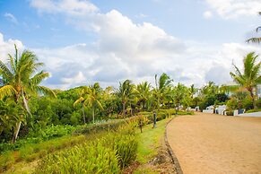 Azuri Apartment with Beach, Pools, Gym, Restaurants, Spa, Boats, kids 