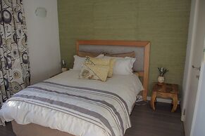 Azuri Apartment with Beach, Pools, Gym, Restaurants, Spa, Boats, kids 