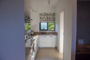 Azuri Apartment with Beach, Pools, Gym, Restaurants, Spa, Boats, kids 