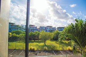 Azuri Apartment with Beach, Pools, Gym, Restaurants, Spa, Boats, kids 