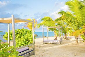 Azuri Apartment with Beach, Pools, Gym, Restaurants, Spa, Boats, kids 