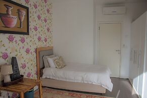 Azuri Apartment with Beach, Pools, Gym, Restaurants, Spa, Boats, kids 