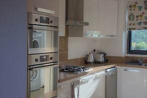 Azuri Apartment with Beach, Pools, Gym, Restaurants, Spa, Boats, kids 