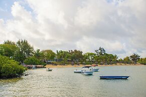 Azuri Apartment with Beach, Pools, Gym, Restaurants, Spa, Boats, kids 