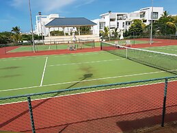 Azuri Apartment with Beach, Pools, Gym, Restaurants, Spa, Boats, kids 