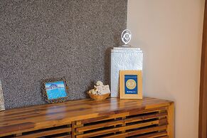 Azuri Apartment with Beach, Pools, Gym, Restaurants, Spa, Boats, kids 