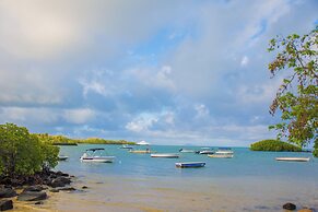 Azuri Apartment with Beach, Pools, Gym, Restaurants, Spa, Boats, kids 