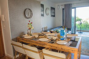 Azuri Apartment with Beach, Pools, Gym, Restaurants, Spa, Boats, kids 