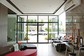 B-Black Hotel Chonburi