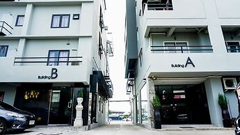 B-Black Hotel Chonburi