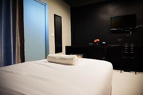 B-Black Hotel Chonburi
