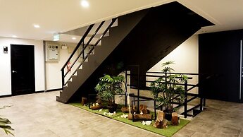 B-Black Hotel Chonburi