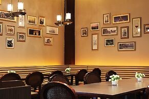 Jinjiang Peninsula Seasons Hotel