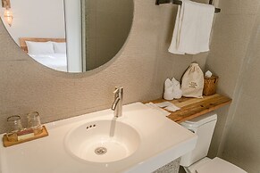 Zen Tea House Seven Stars Park