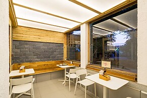 Zen Tea House Seven Stars Park