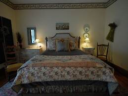 Circular Manor Bed and Breakfast