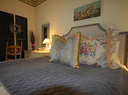 Circular Manor Bed and Breakfast