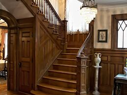 Circular Manor Bed and Breakfast