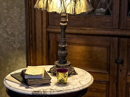 Circular Manor Bed and Breakfast