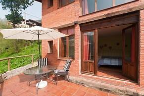 Apartamentos Rurales L'Arboleu