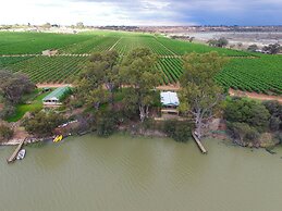 Mundic Waterfront Cottages