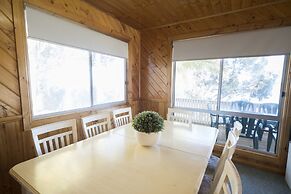 Mundic Waterfront Cottages