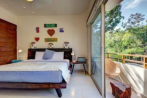 Peggy 2 BDRM apt sleeps 4 balcony