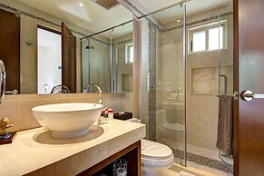 Peggy 2 BDRM apt sleeps 4 balcony