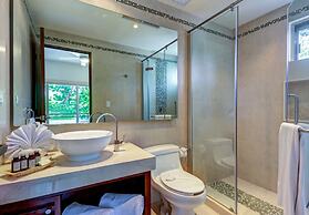 Anam 1 bedroom apartment with balcony sleeps 3
