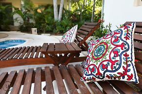Anam 1 bedroom apartment with balcony sleeps 3