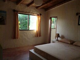 Charlie Suites Ayampe