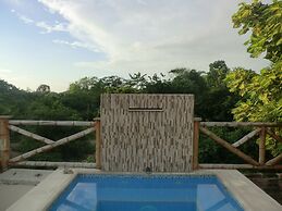 Charlie Suites Ayampe