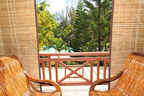 LES Condos in Beautiful Complex With Pool, Near the Beach