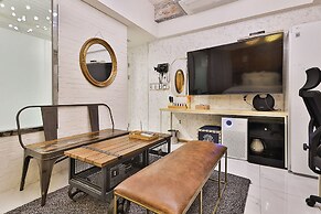 Hotel February Suseong