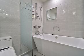 Hotel February Suseong