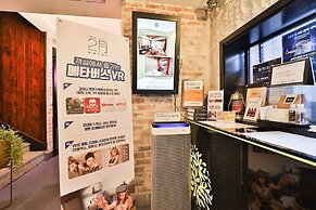 Hotel February Suseong