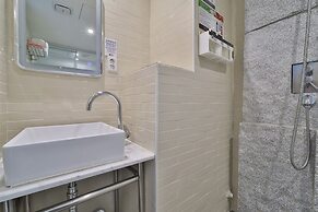 Hotel February Suseong