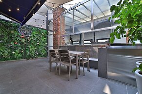 Hotel February Suseong