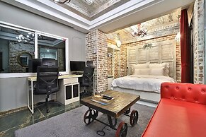 Hotel February Suseong