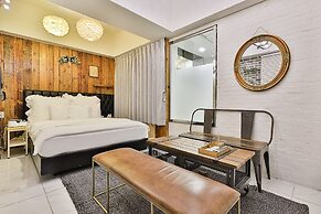 Hotel February Suseong