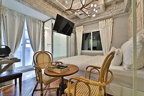 Hotel February Suseong