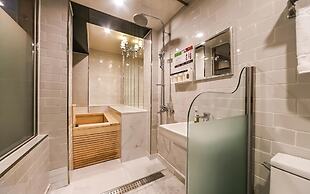 Hotel February Suseong