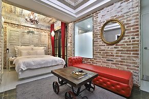 Hotel February Suseong