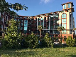 Chateau Del Marina Complex Apartments