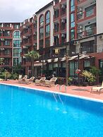 Chateau Del Marina Complex Apartments