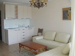 Chateau Del Marina Complex Apartments