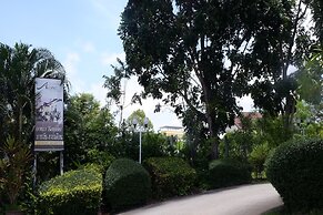 Aana Residence Resort