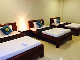 Blue Diamond Guest House - Hostel