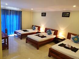 Blue Diamond Guest House - Hostel